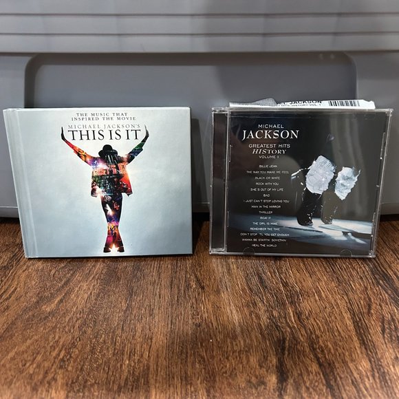 Michael Jackson Memorabilia - Picture 7 of 15